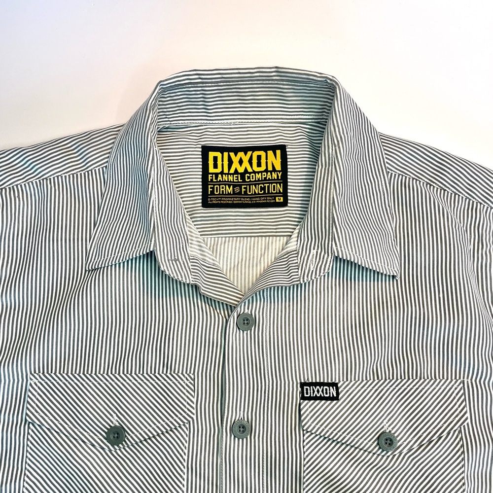 DIXXON Flannel Co Mens Size M Short Sleeve Shirt Gray Striped Form Function Work